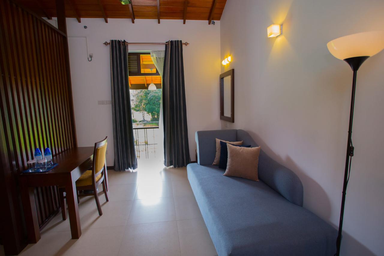 Villa Jasmine Breeze Kaduwela Ngoại thất bức ảnh
