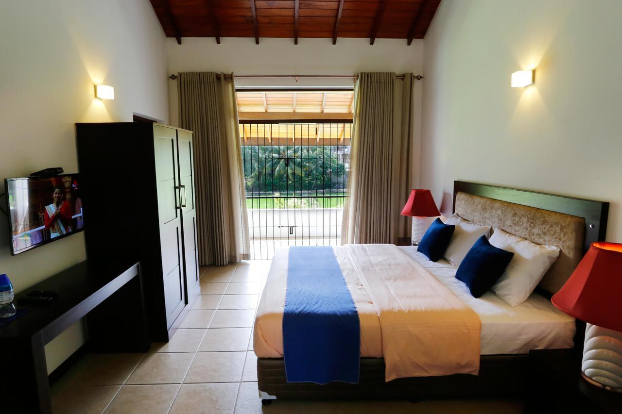 Villa Jasmine Breeze Kaduwela Ngoại thất bức ảnh